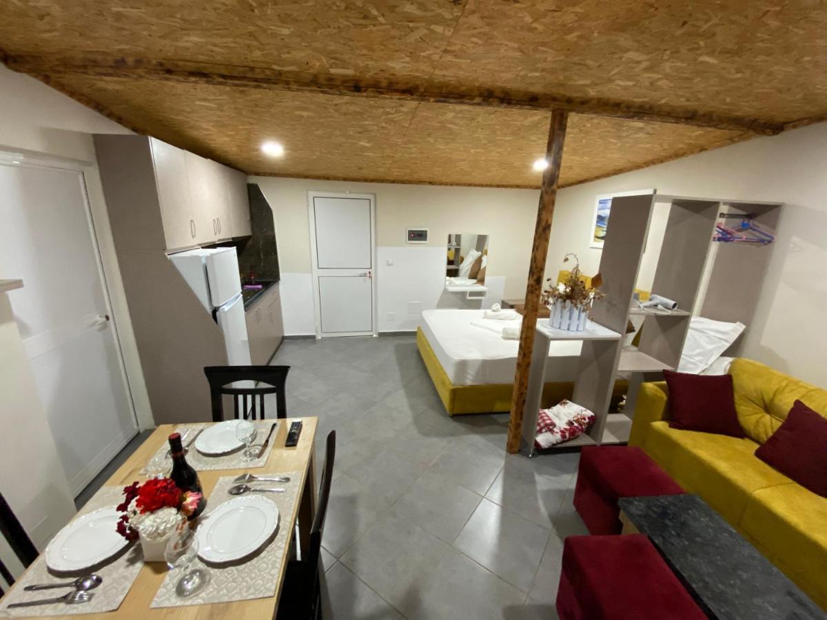 Full Moon Apartments Ксамил Екстериор снимка