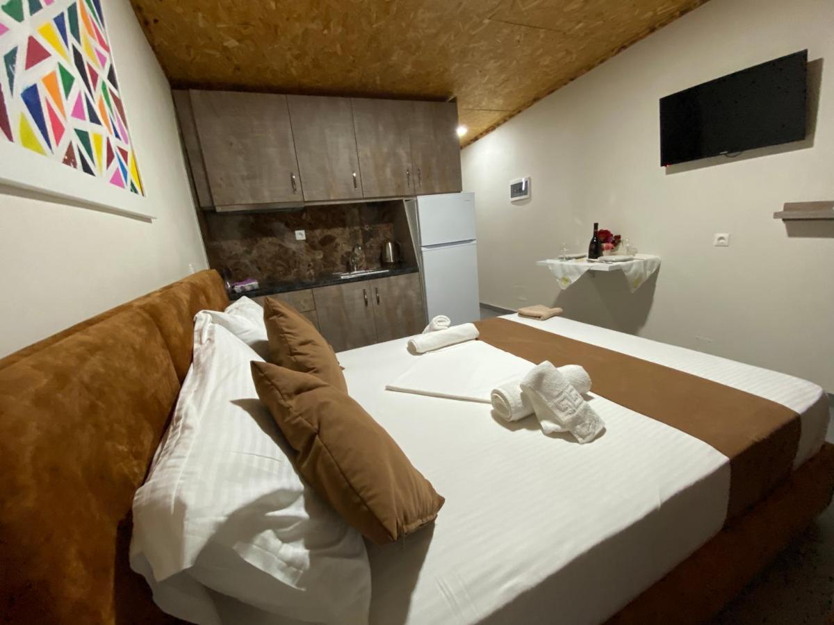 Full Moon Apartments Ксамил Екстериор снимка