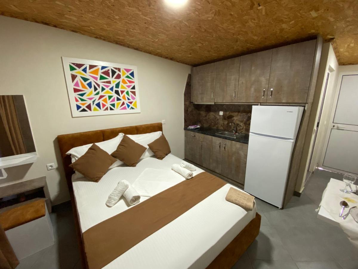 Full Moon Apartments Ксамил Екстериор снимка