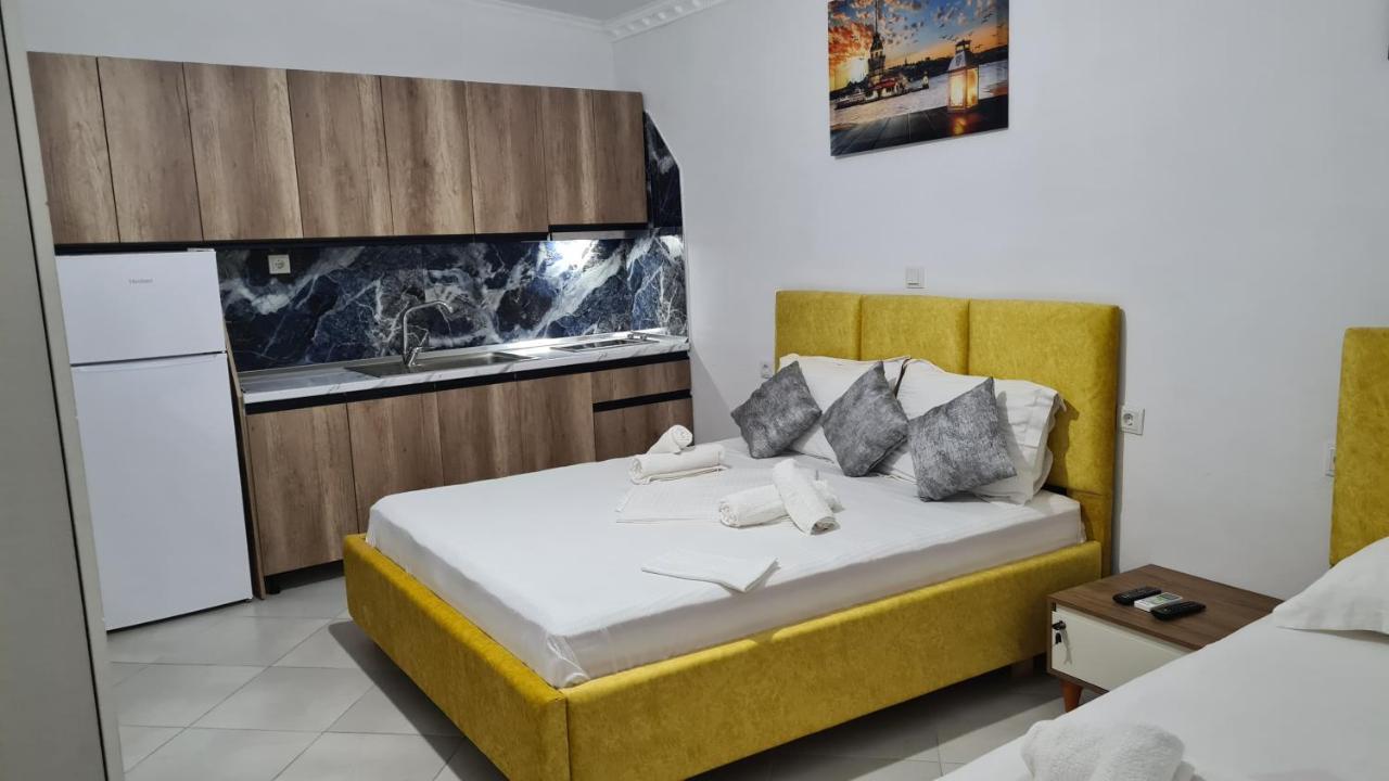 Full Moon Apartments Ксамил Екстериор снимка