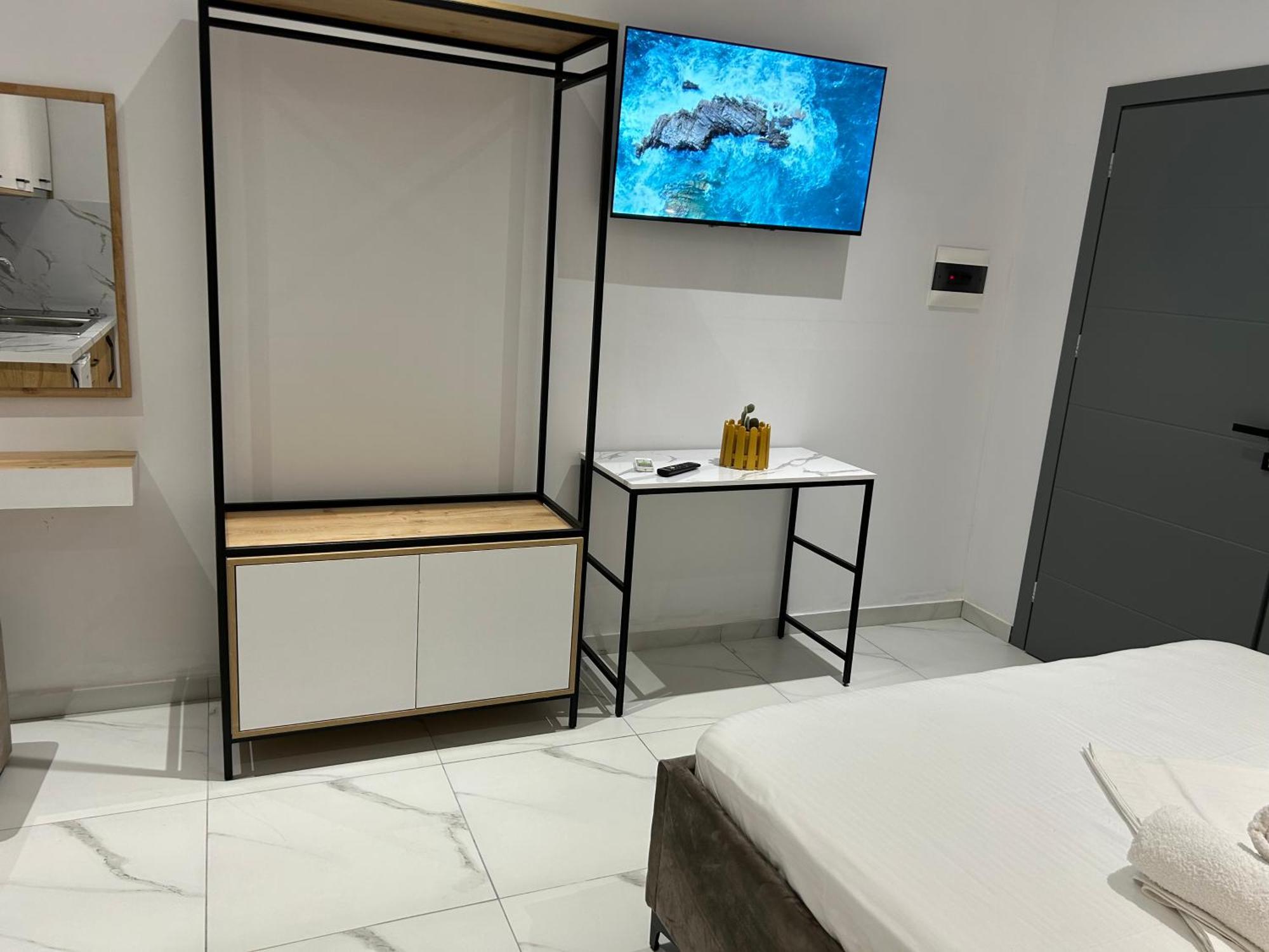 Full Moon Apartments Ксамил Екстериор снимка