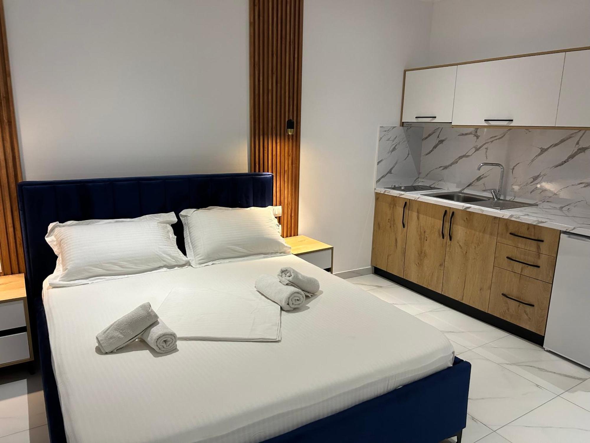 Full Moon Apartments Ксамил Екстериор снимка