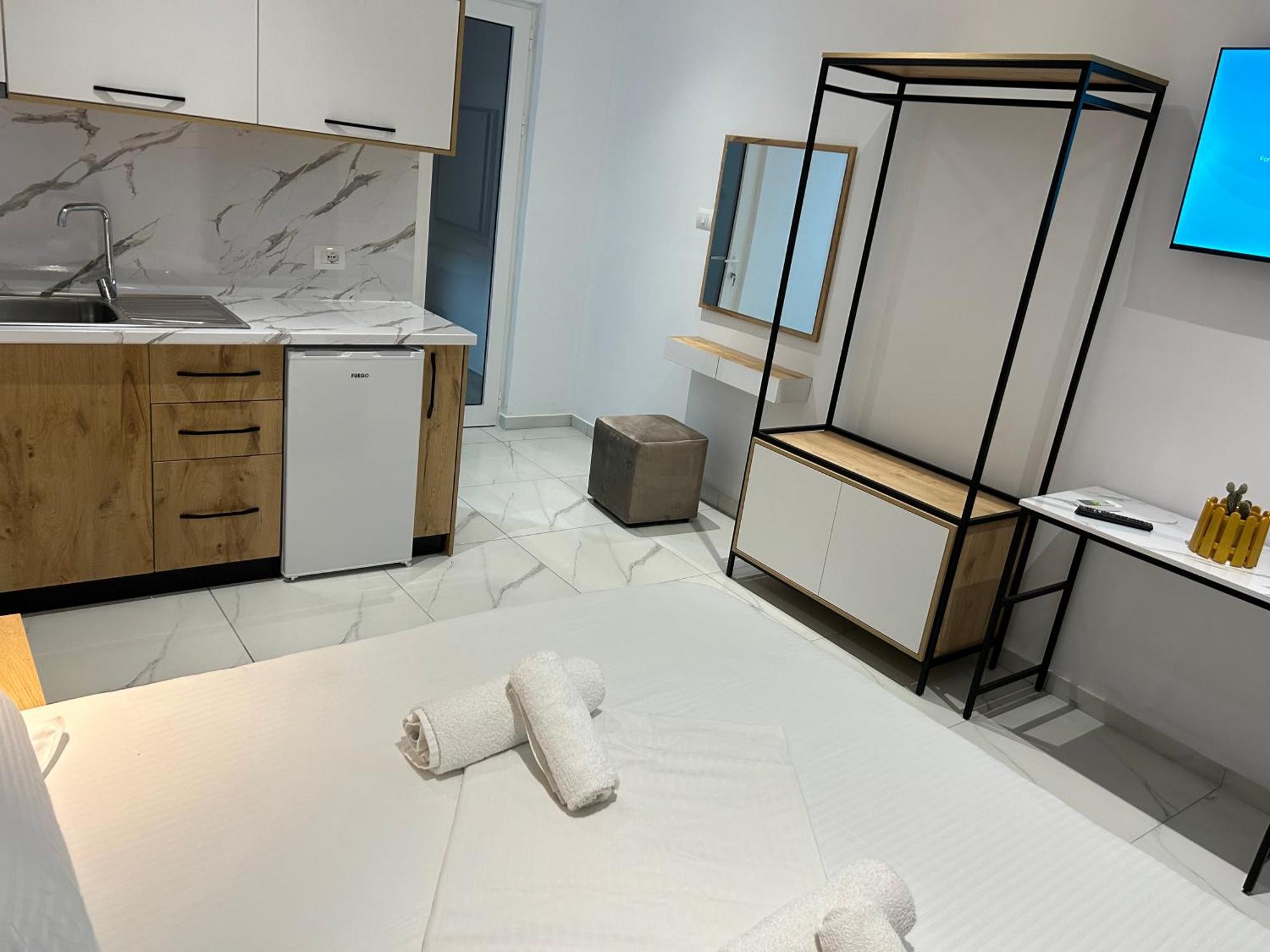 Full Moon Apartments Ксамил Екстериор снимка