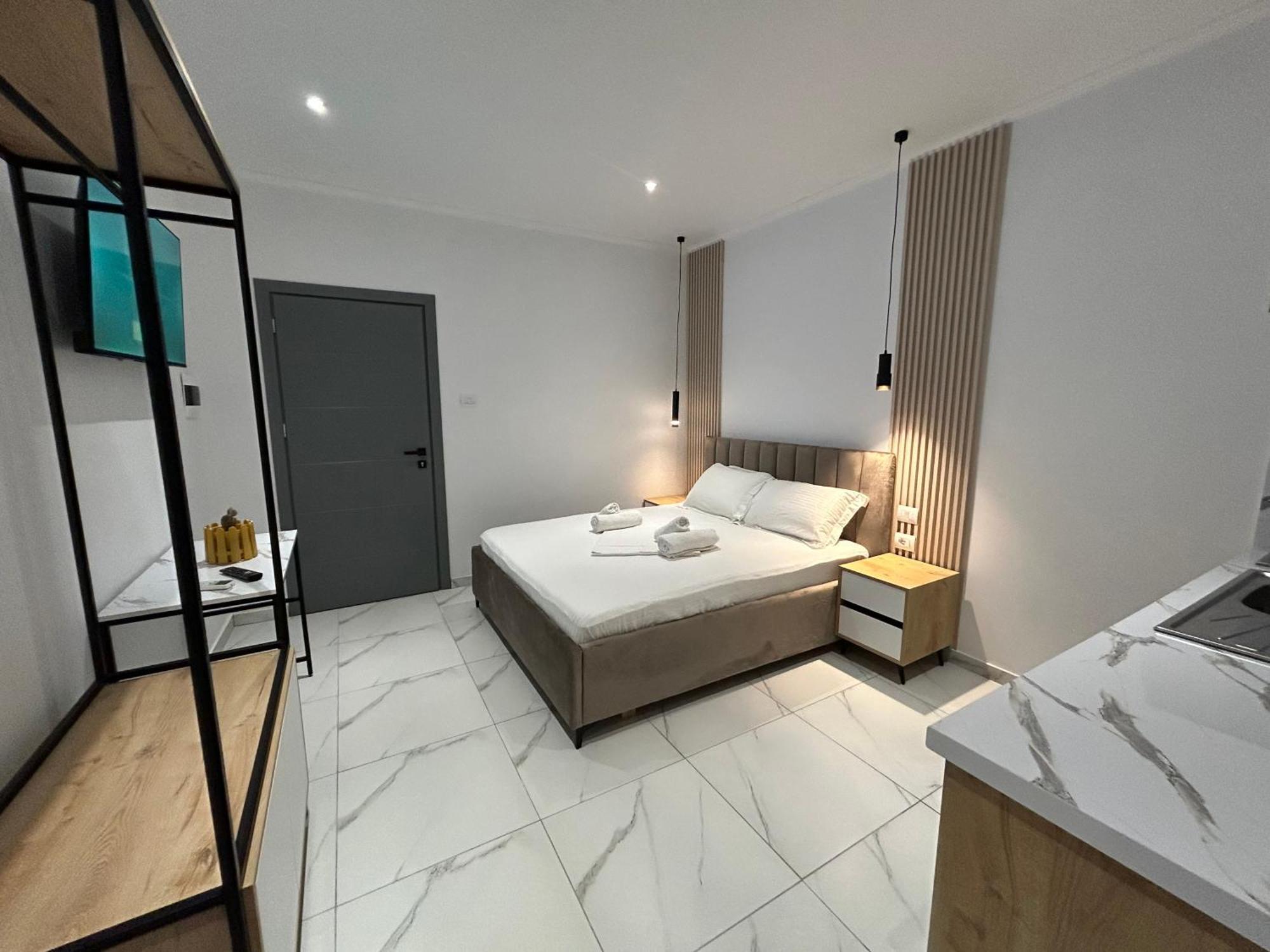 Full Moon Apartments Ксамил Екстериор снимка