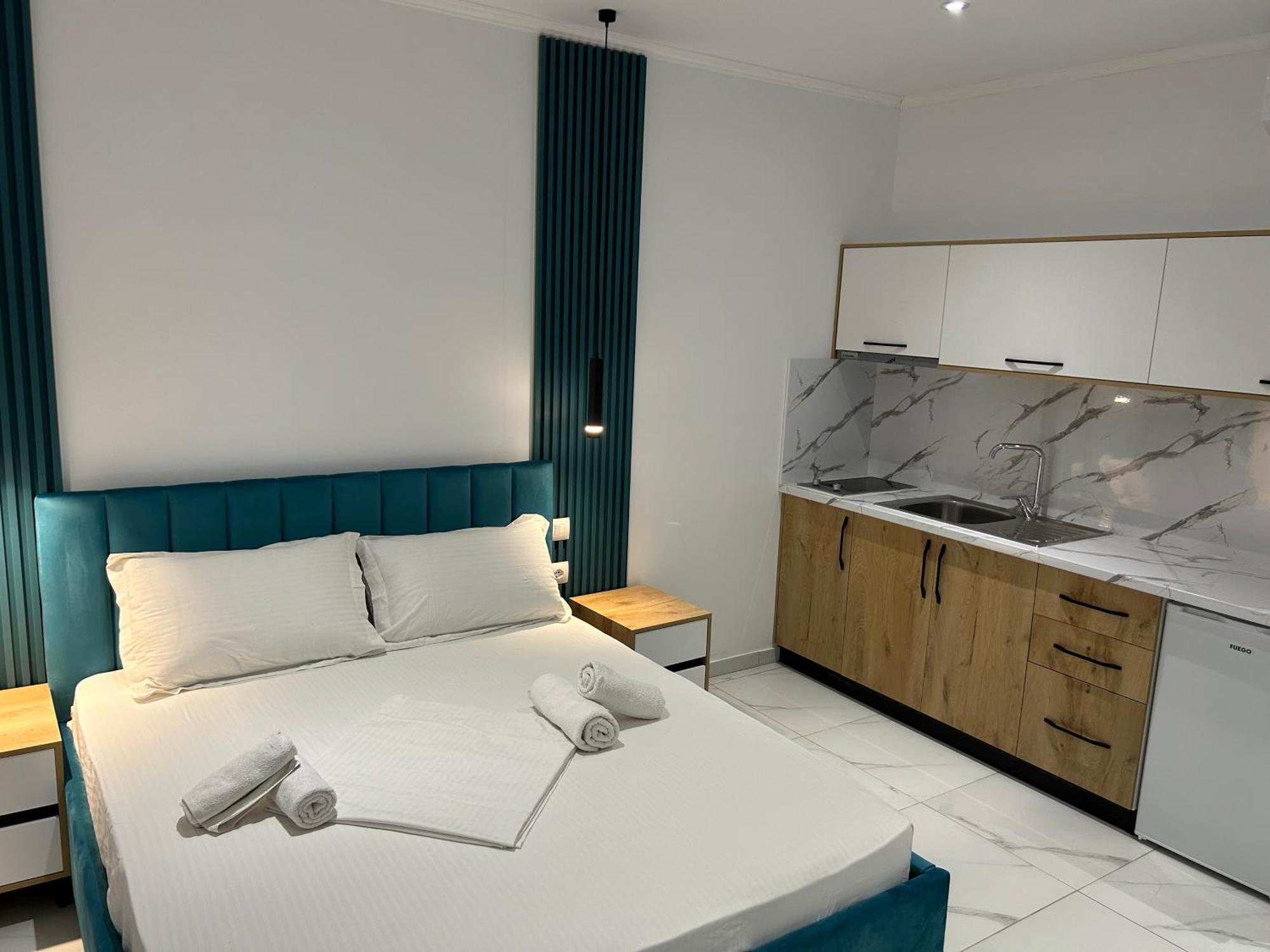 Full Moon Apartments Ксамил Екстериор снимка